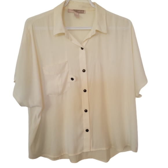 FOREVER 21 oversize very Light cream yellow, Light chiffon, button front blouse - Picture 1 of 5